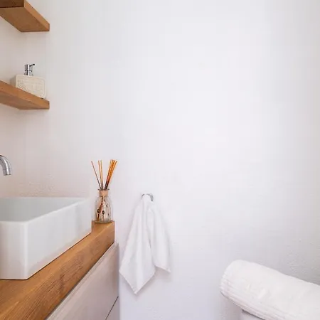 Wlofts 11, 12 & 14 By Klodge شقة